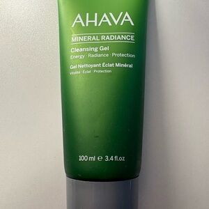 AHAVA Mineral Radiance Cleansing Gel - Vibrant Green